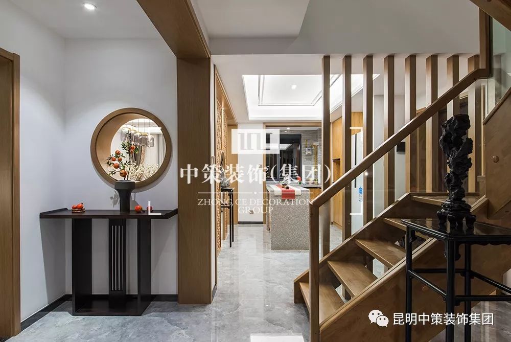 别墅中空客厅装修效果图